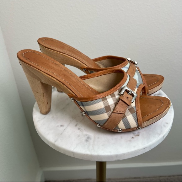 BURBERRY Vintage Beige/Light Blue Plaid Wooden Heels Mule Sandals 41 / US 10.5 - Picture 1 of 8